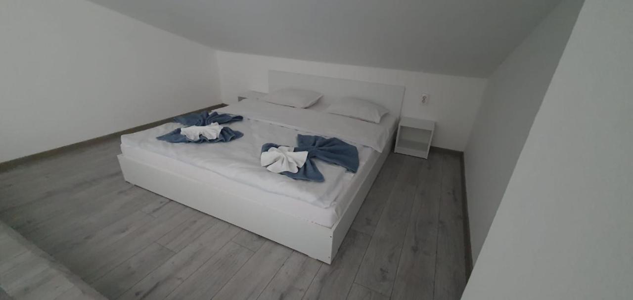 Apartament La Sika Orşova Exteriér fotografie