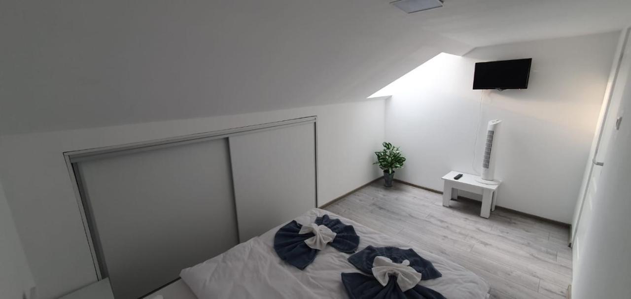 Apartament La Sika Orşova Exteriér fotografie